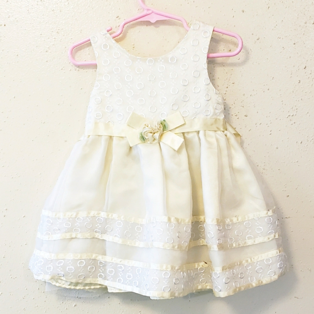 Cute light yellow dress